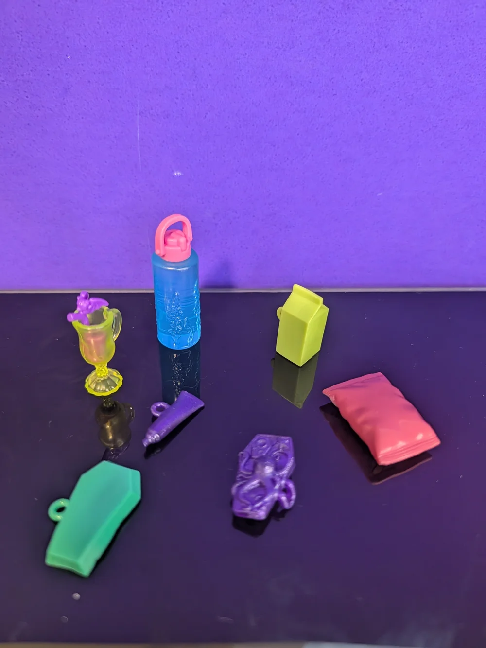 Monster High G3 Lagoona Blue Accessories Lot Food Snacks Coffin Phone iCoffin
